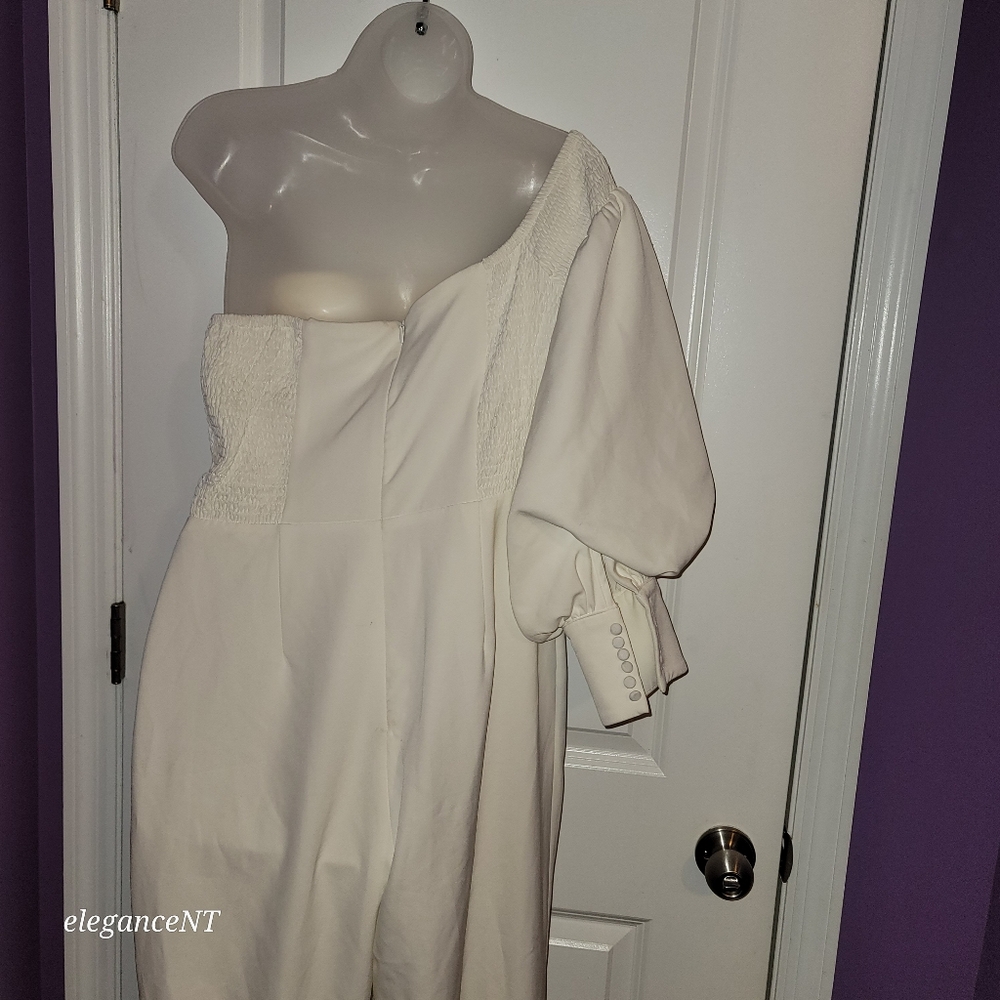 Lavish Alice White One Sleeve Jumpsuit Sz: 10 NWT - Picture 11 of 12